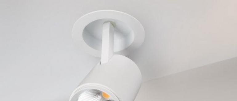 Монтаж светильников в натяжной потолок своими руками Установка лампочек в подвесной потолок